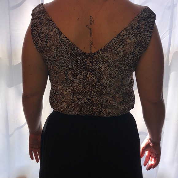 Onesie Cheetah V-neck with tight scrunched waist - Picture 5 of 6